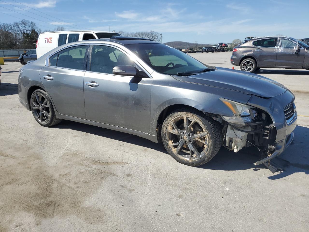 2014 NISSAN Maxima