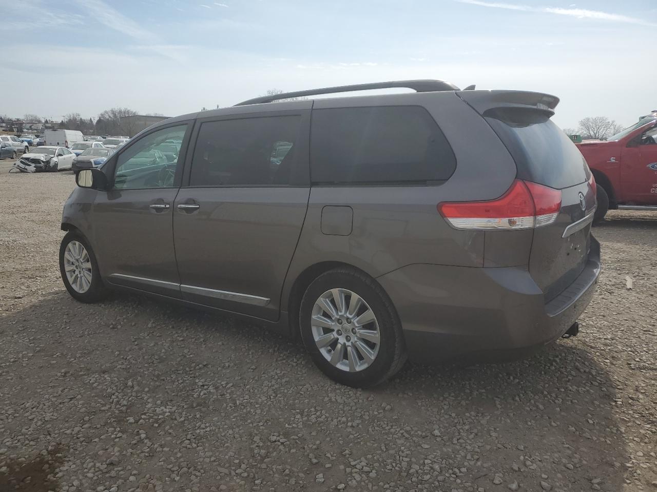2014 TOYOTA SIENNA