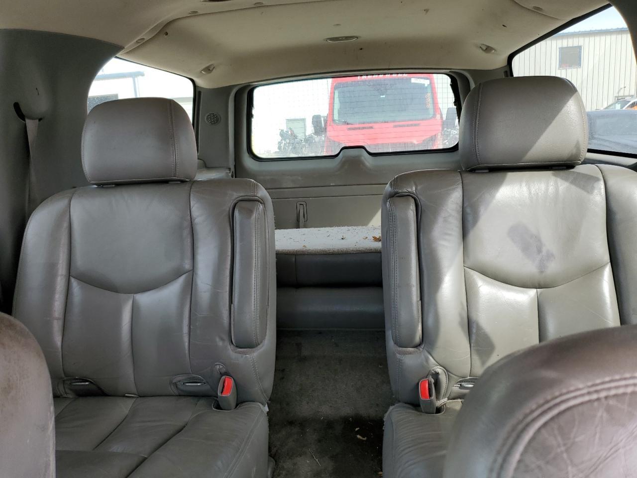 2003 CHEVROLET Suburban