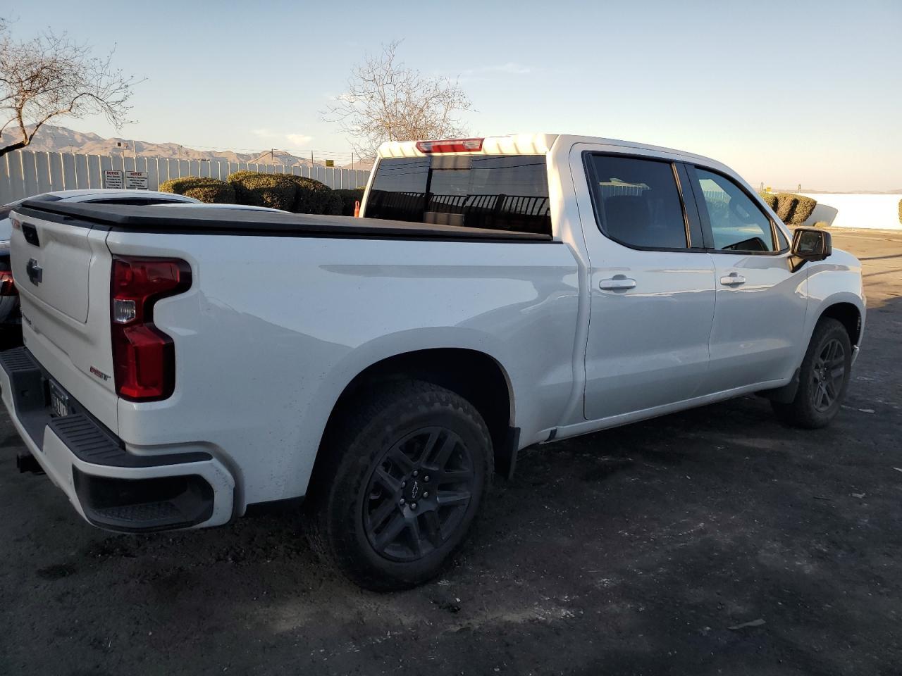 2024 CHEVROLET Silverado