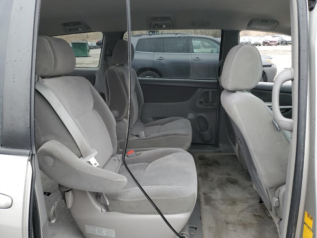 2006 TOYOTA SIENNA
