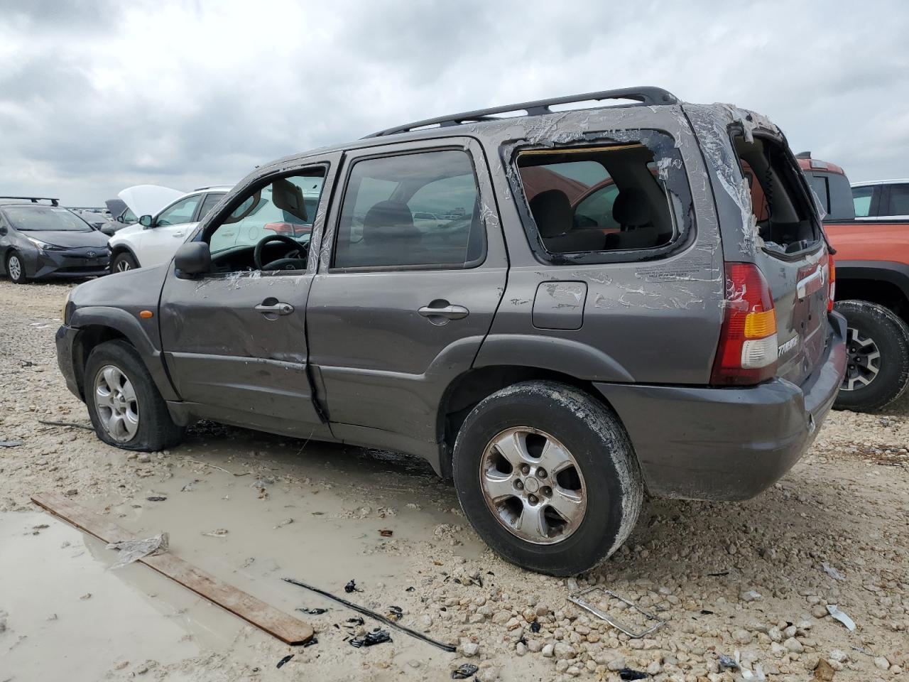 2004 MAZDA Tribute