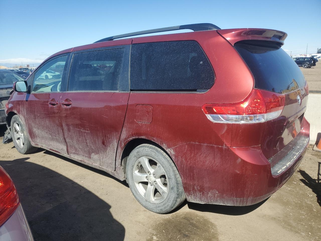 2012 TOYOTA SIENNA