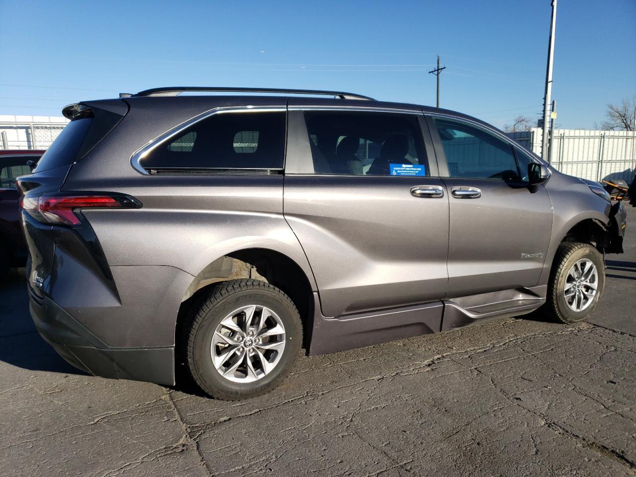 2022 TOYOTA SIENNA