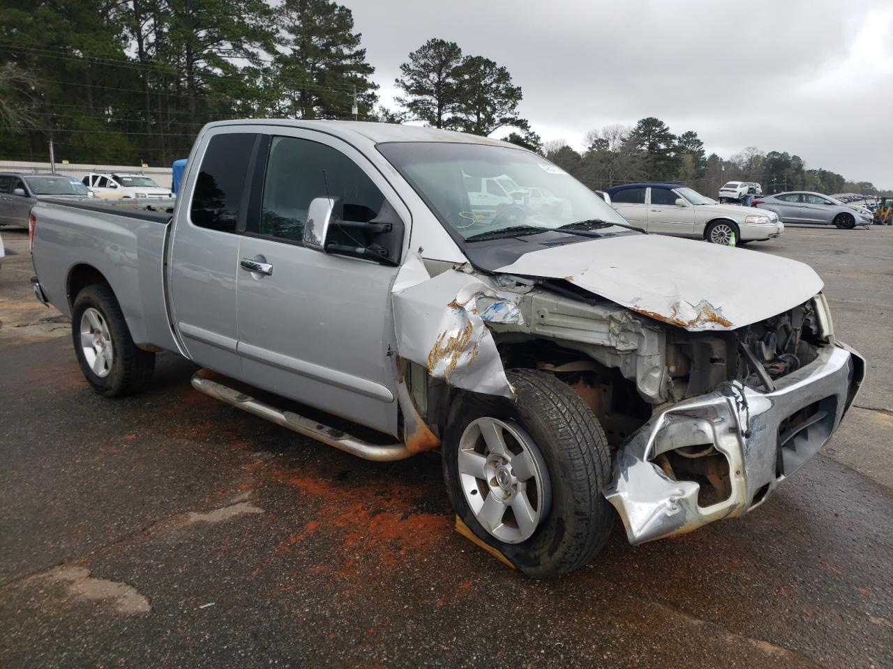 2004 NISSAN Titan