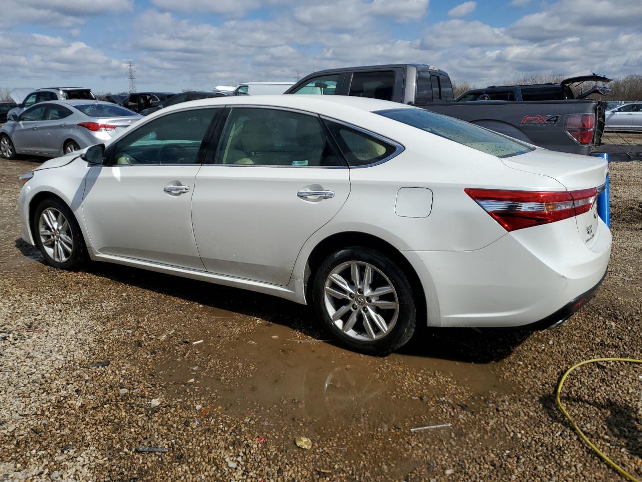 2013 TOYOTA Avalon