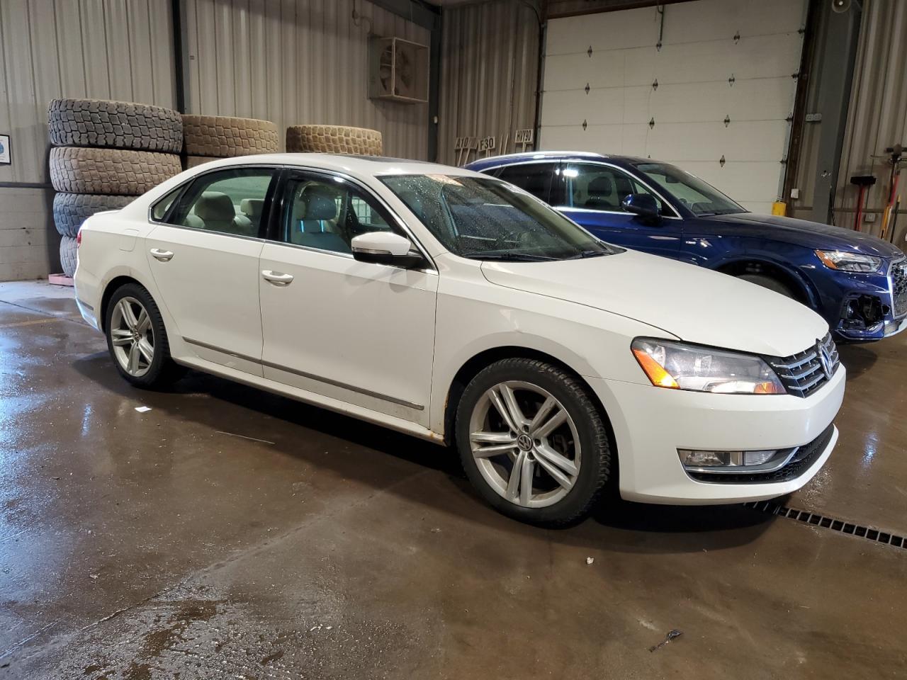 2014 VOLKSWAGEN Passat