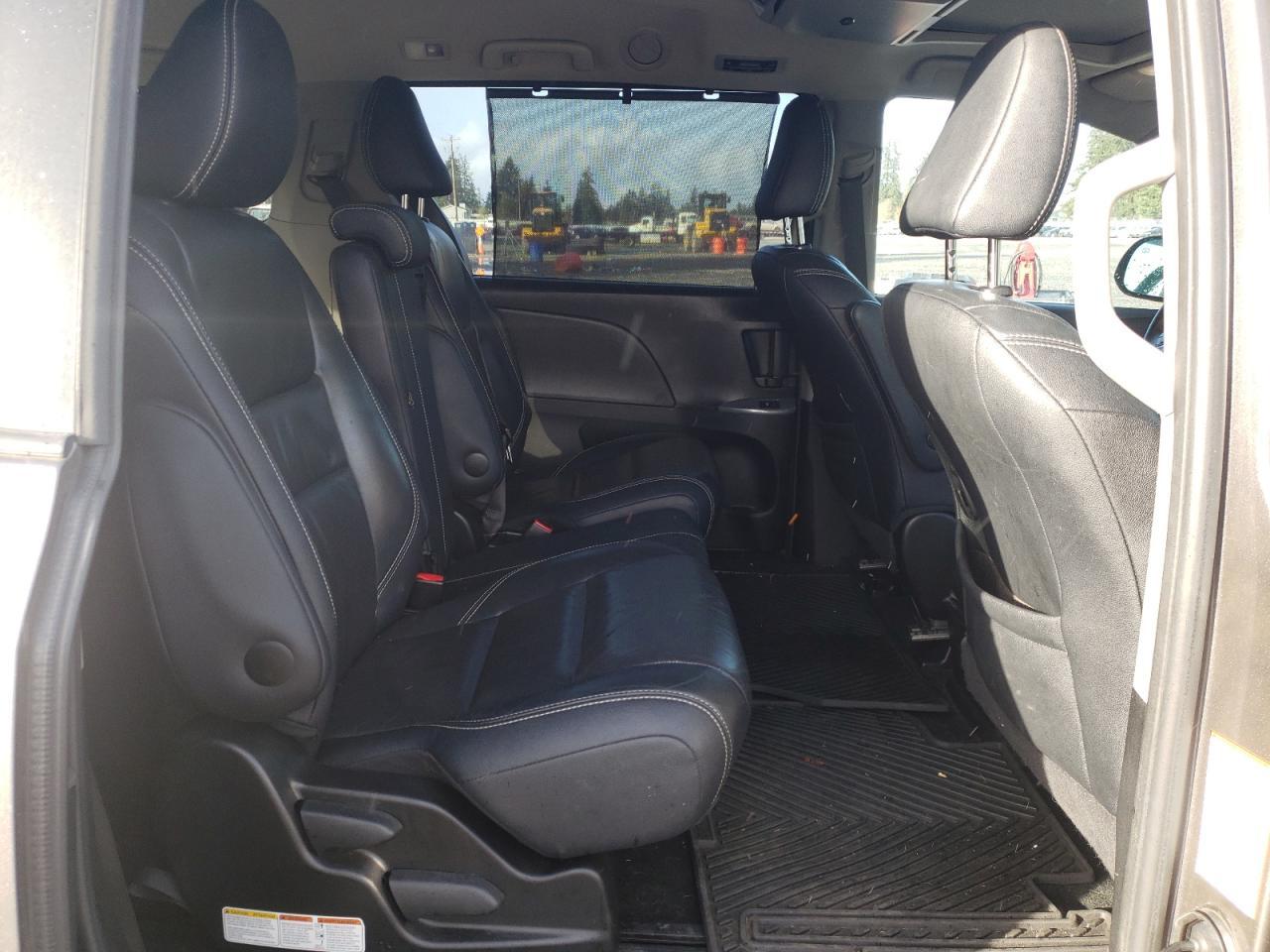 2017 TOYOTA SIENNA