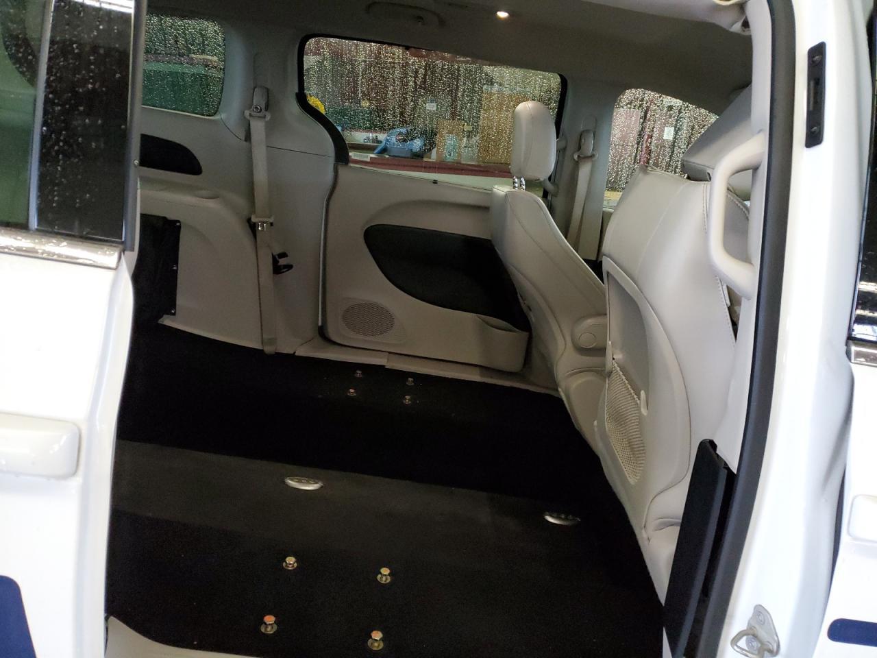 2021 CHRYSLER Voyager