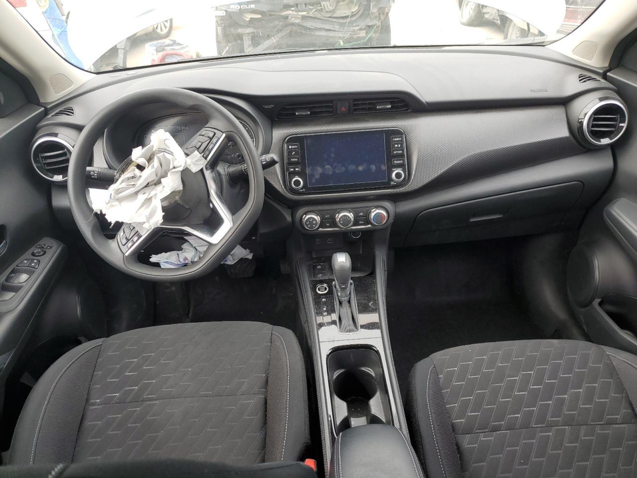 2024 NISSAN KICKS