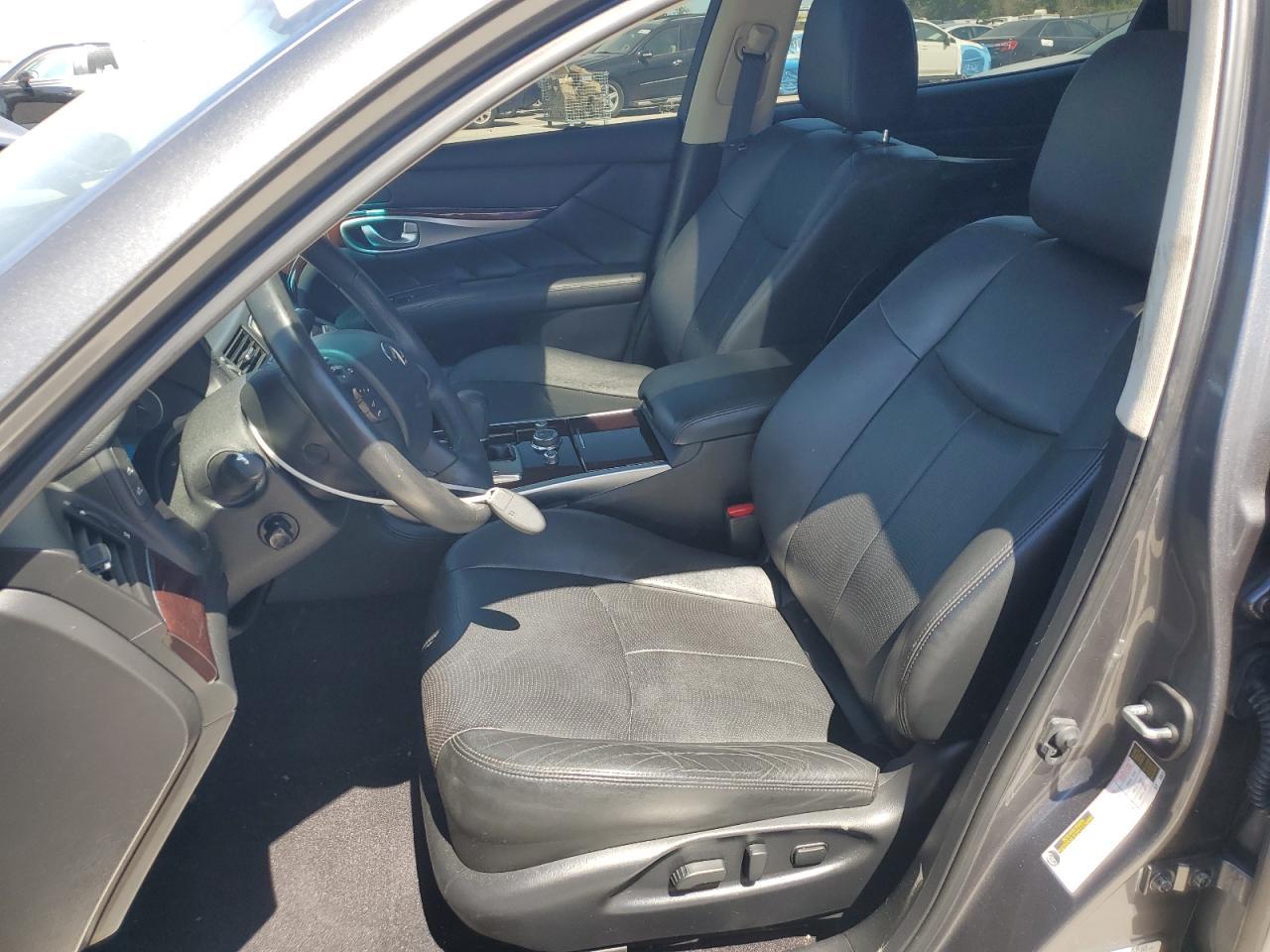 2016 INFINITI Q70