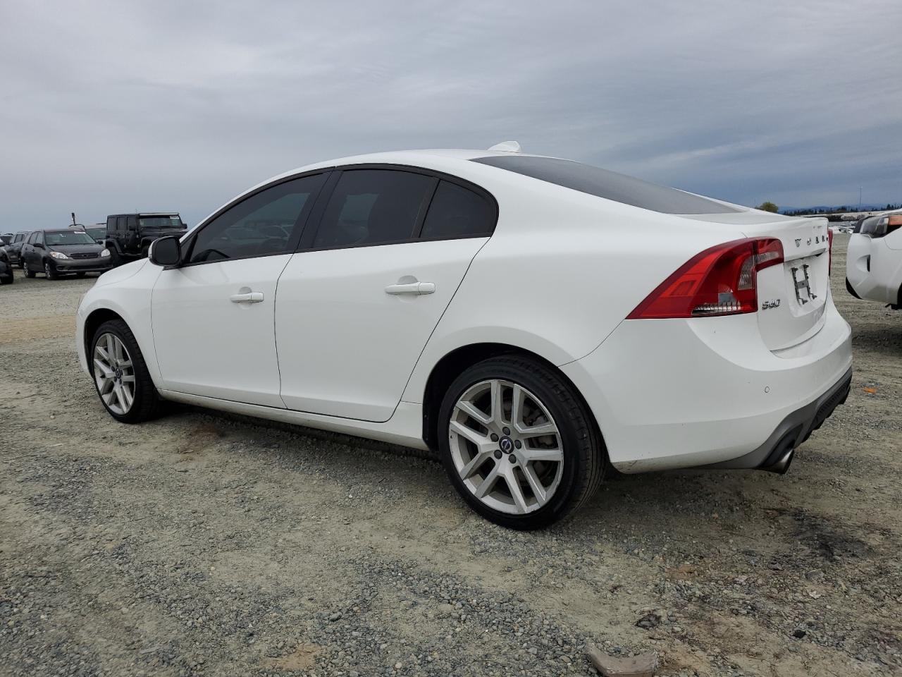 2017 VOLVO S60