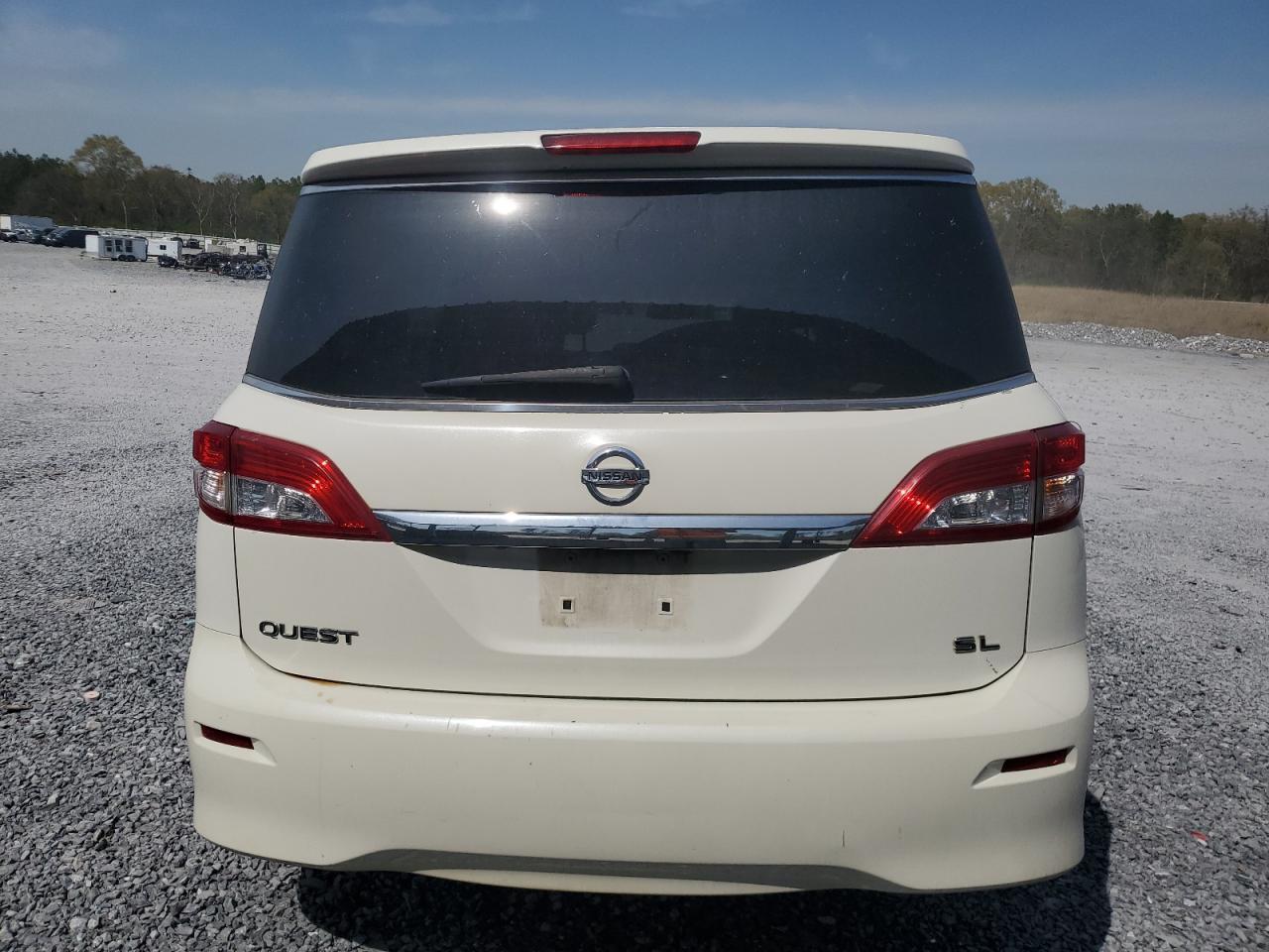 2015 NISSAN Quest