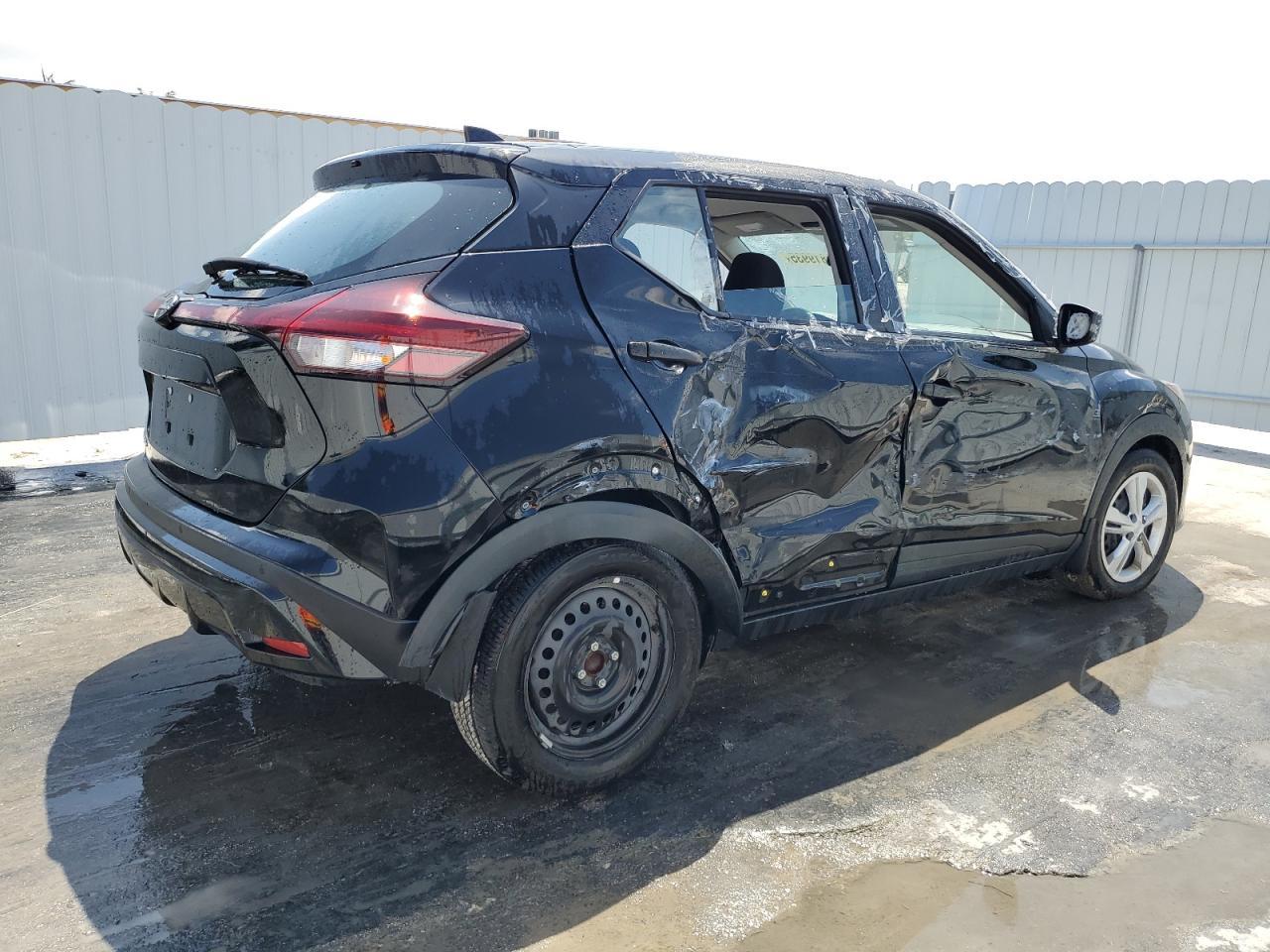 2023 NISSAN KICKS