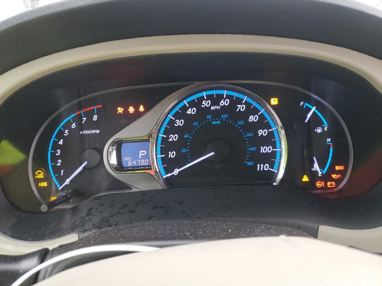 2011 TOYOTA SIENNA