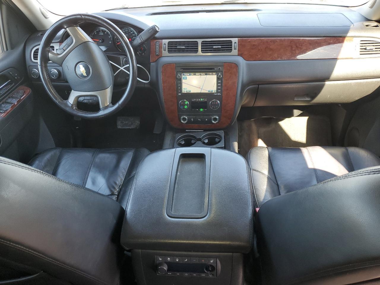2011 CHEVROLET Suburban