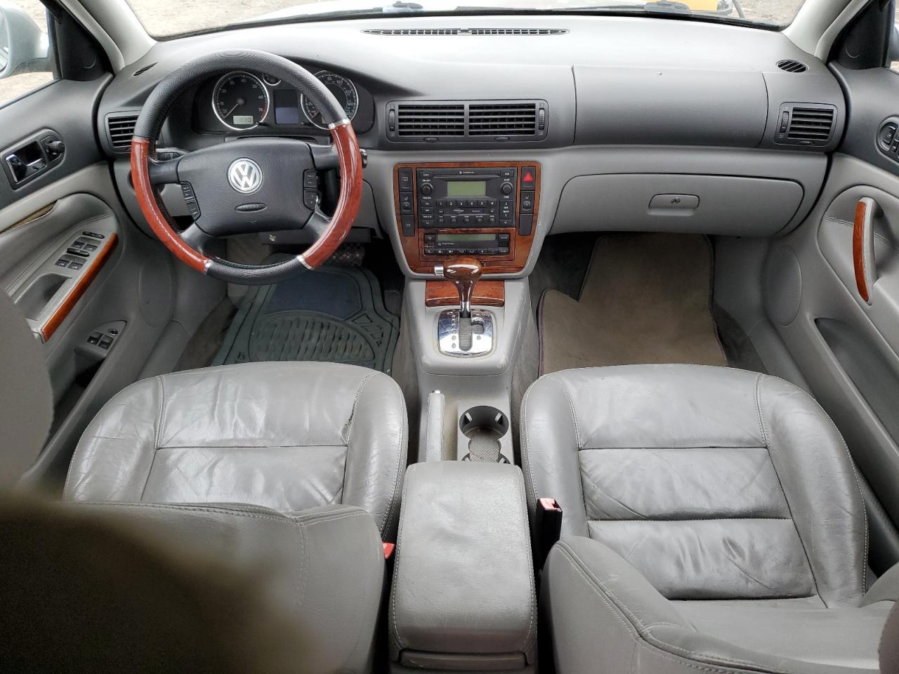 2004 VOLKSWAGEN Passat
