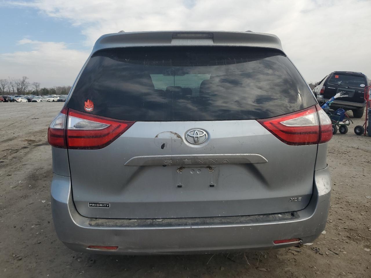 2017 TOYOTA SIENNA