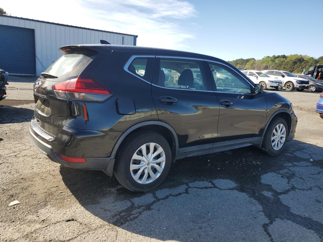 2017 NISSAN ROGUE