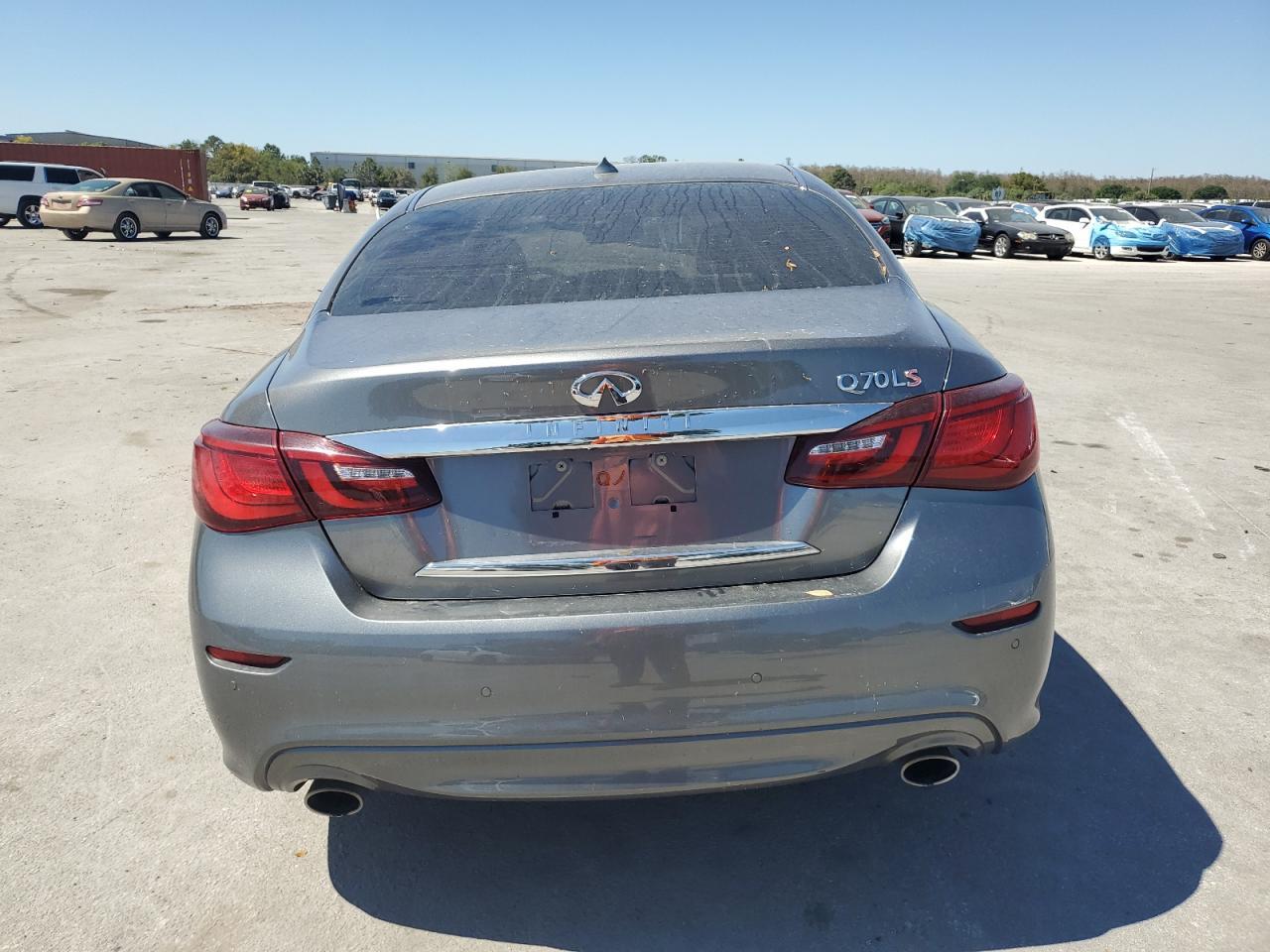 2016 INFINITI Q70