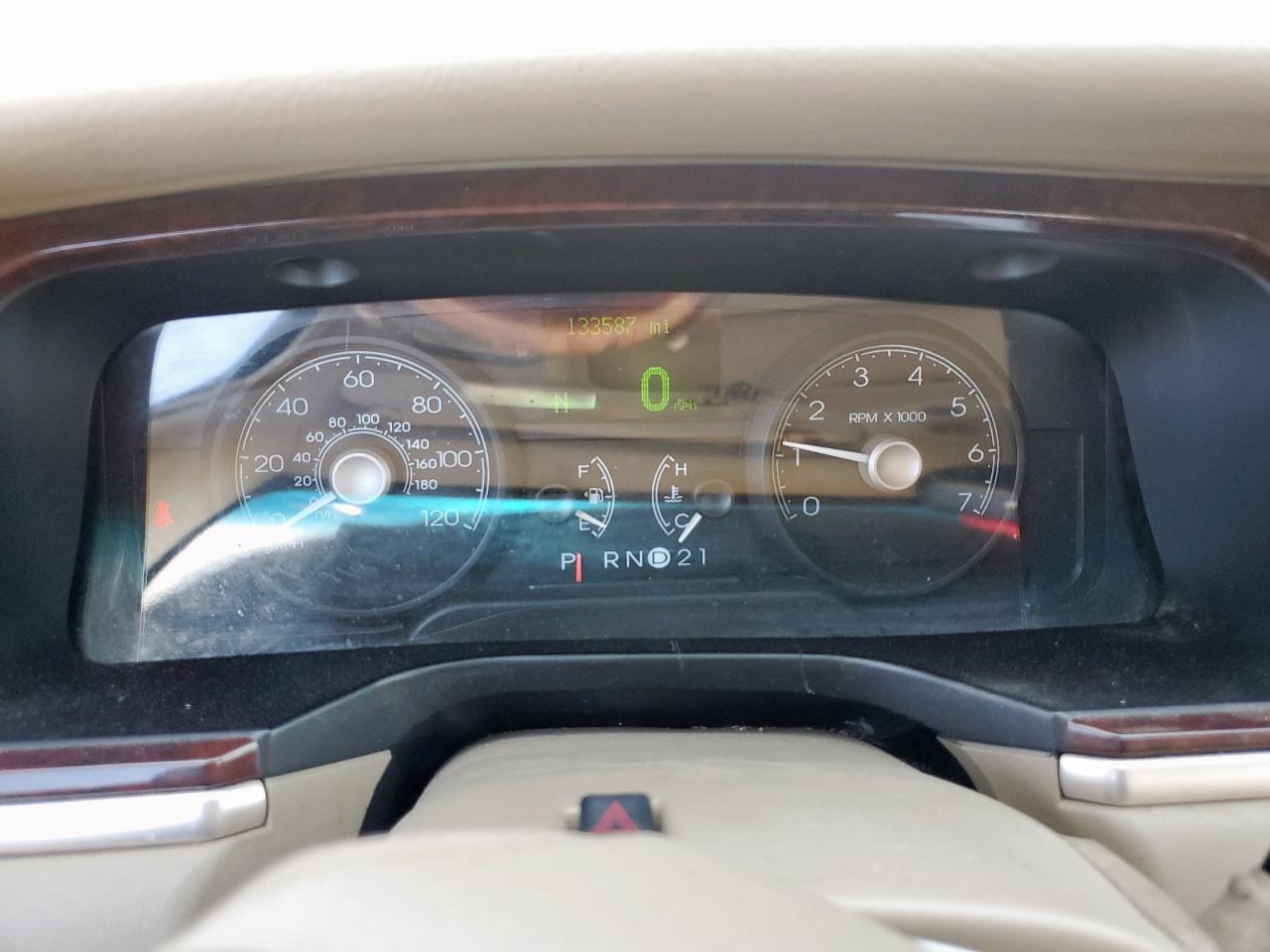 2007 LINCOLN Town Car