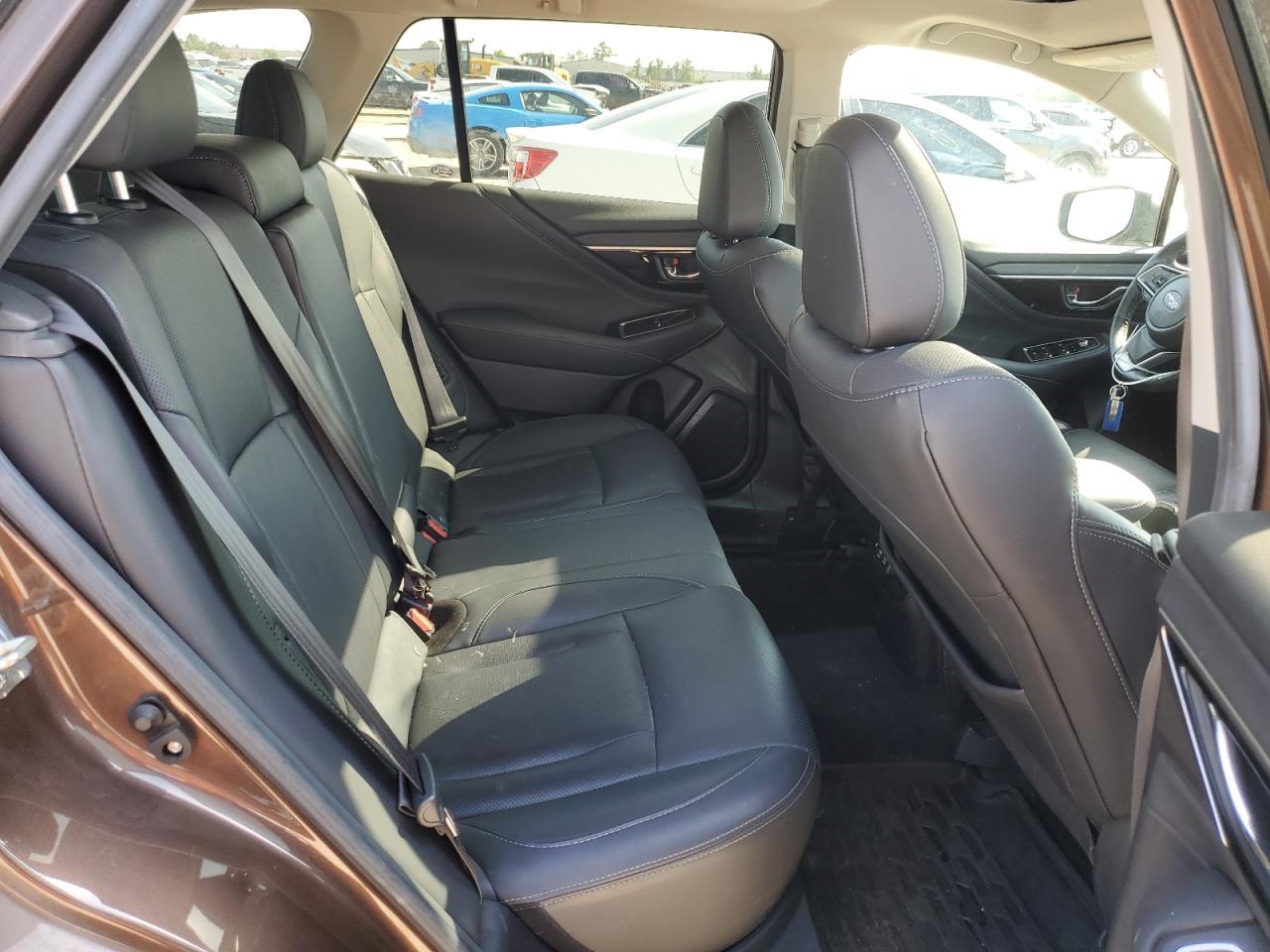 2020 SUBARU Outback