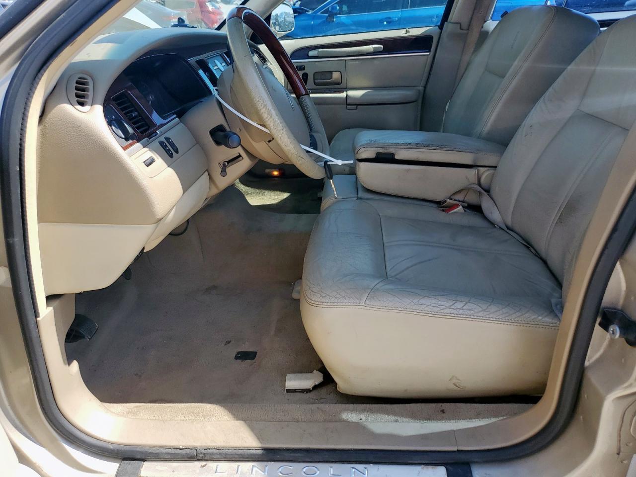 2007 LINCOLN Town Car