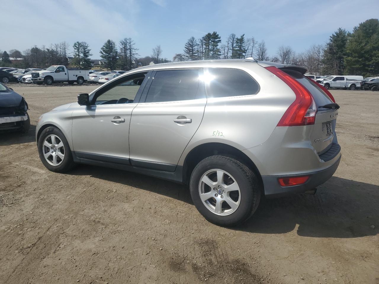 2011 VOLVO XC60