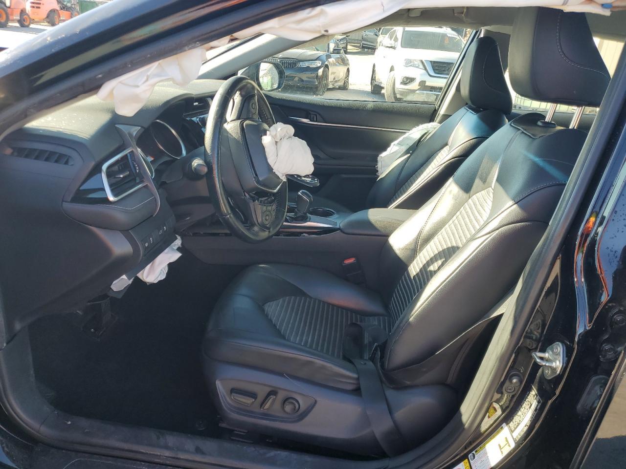 2018 TOYOTA CAMRY