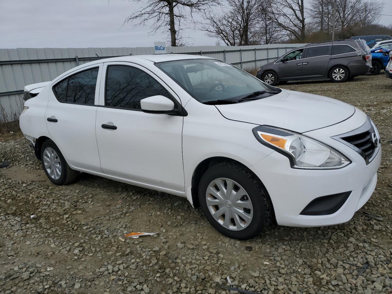2017 NISSAN VERSA