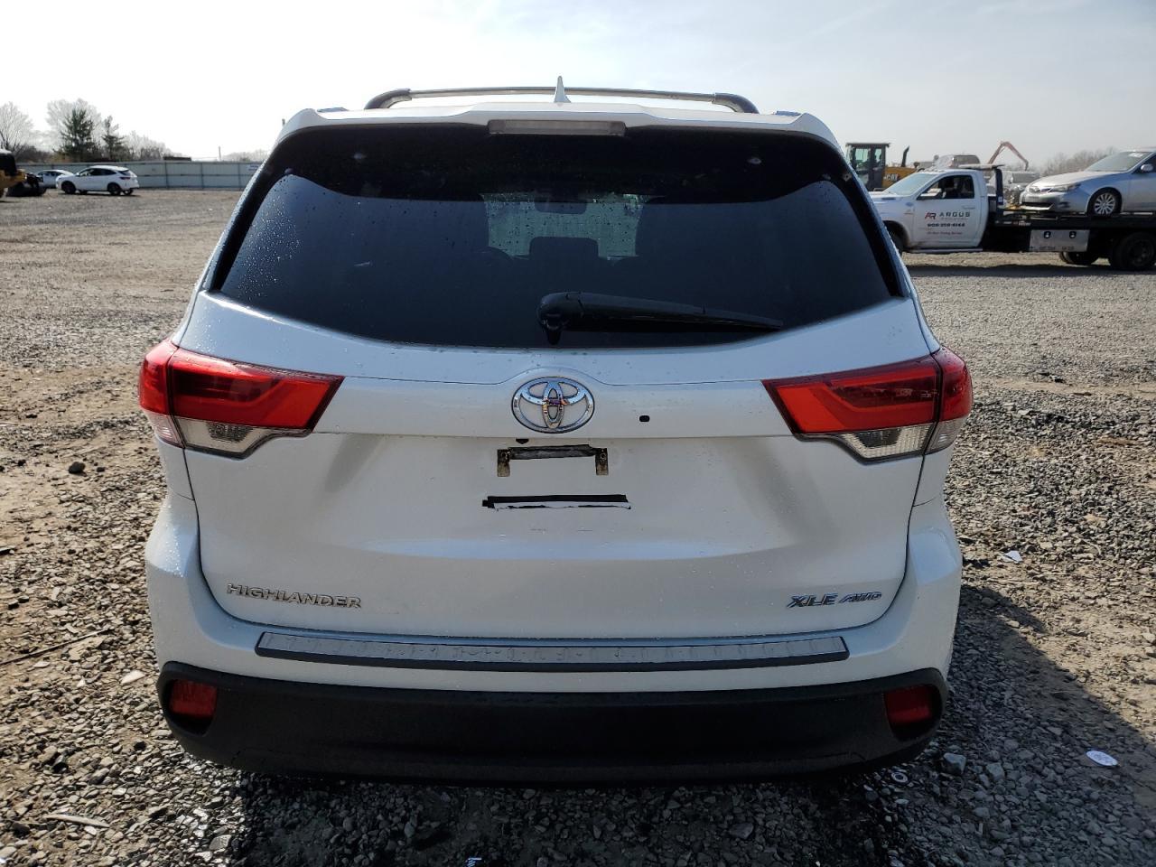 2018 TOYOTA HIGHLANDER