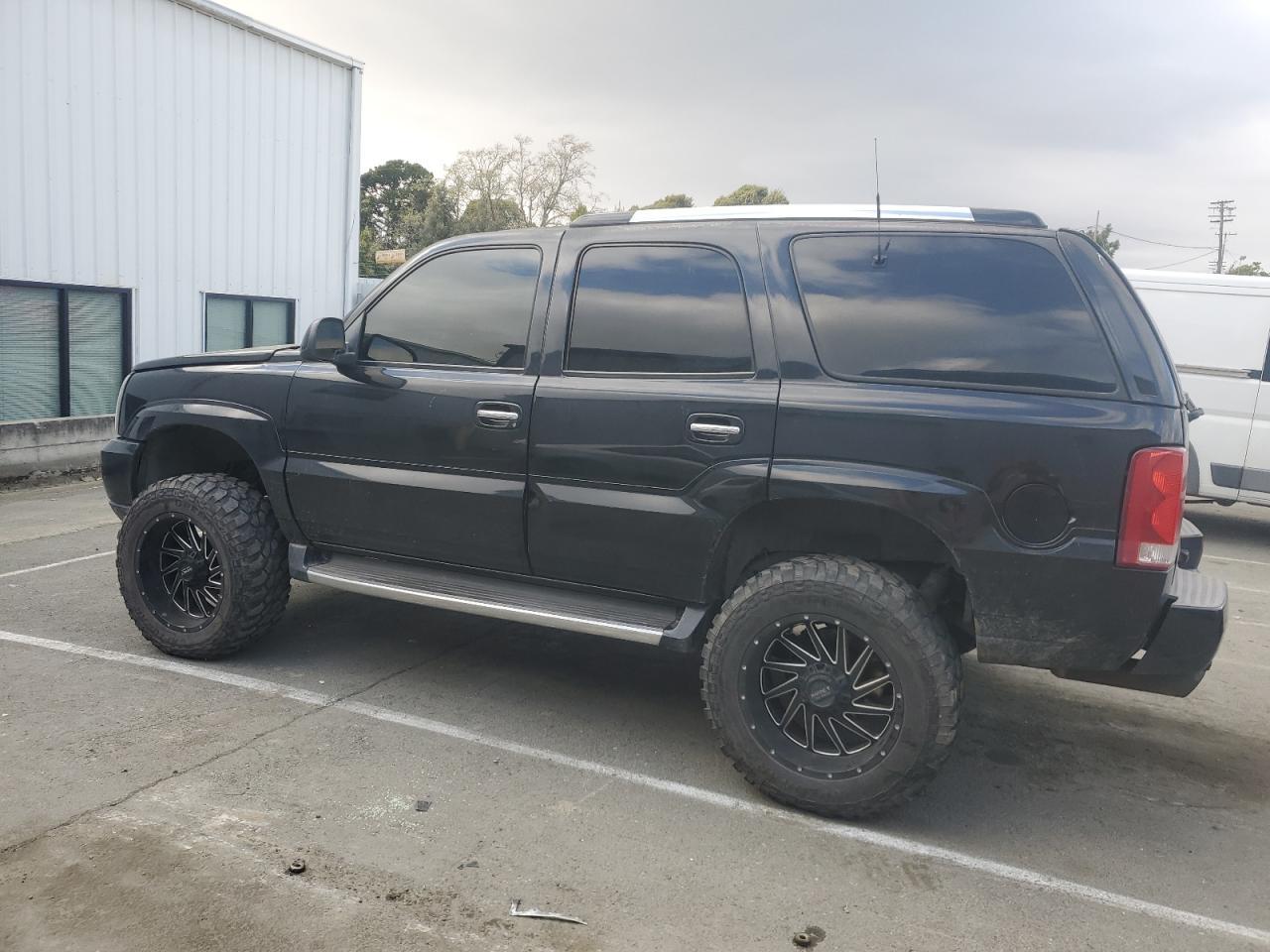 2002 CADILLAC ESCALADE