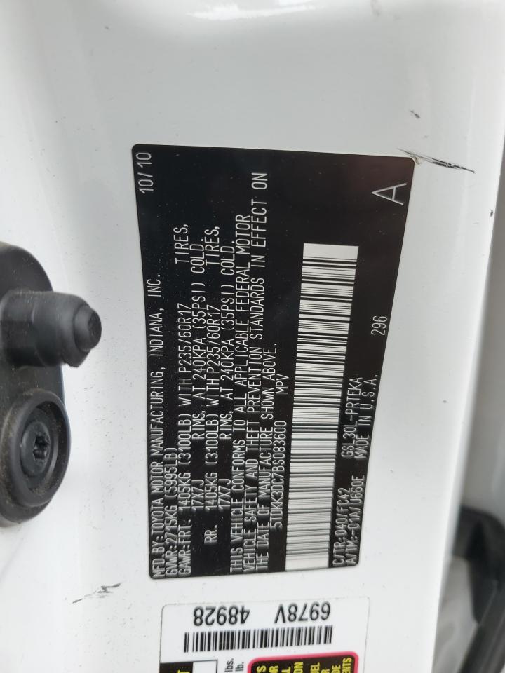2011 TOYOTA SIENNA