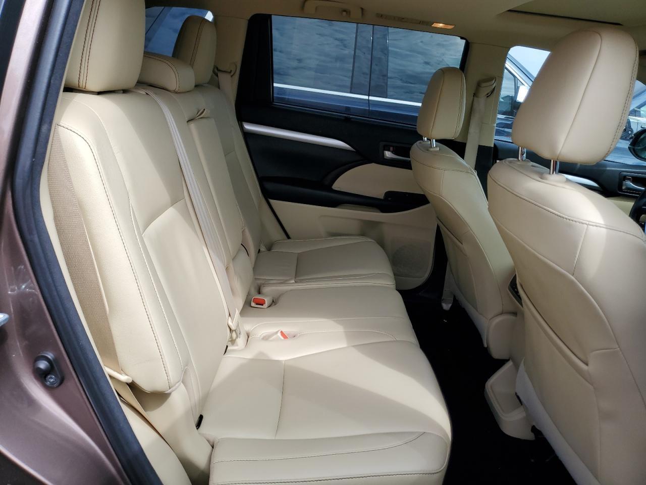 2017 TOYOTA HIGHLANDER