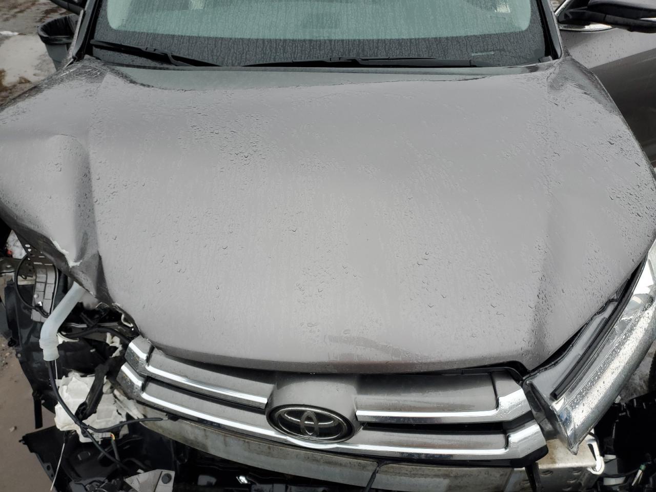 2017 TOYOTA HIGHLANDER