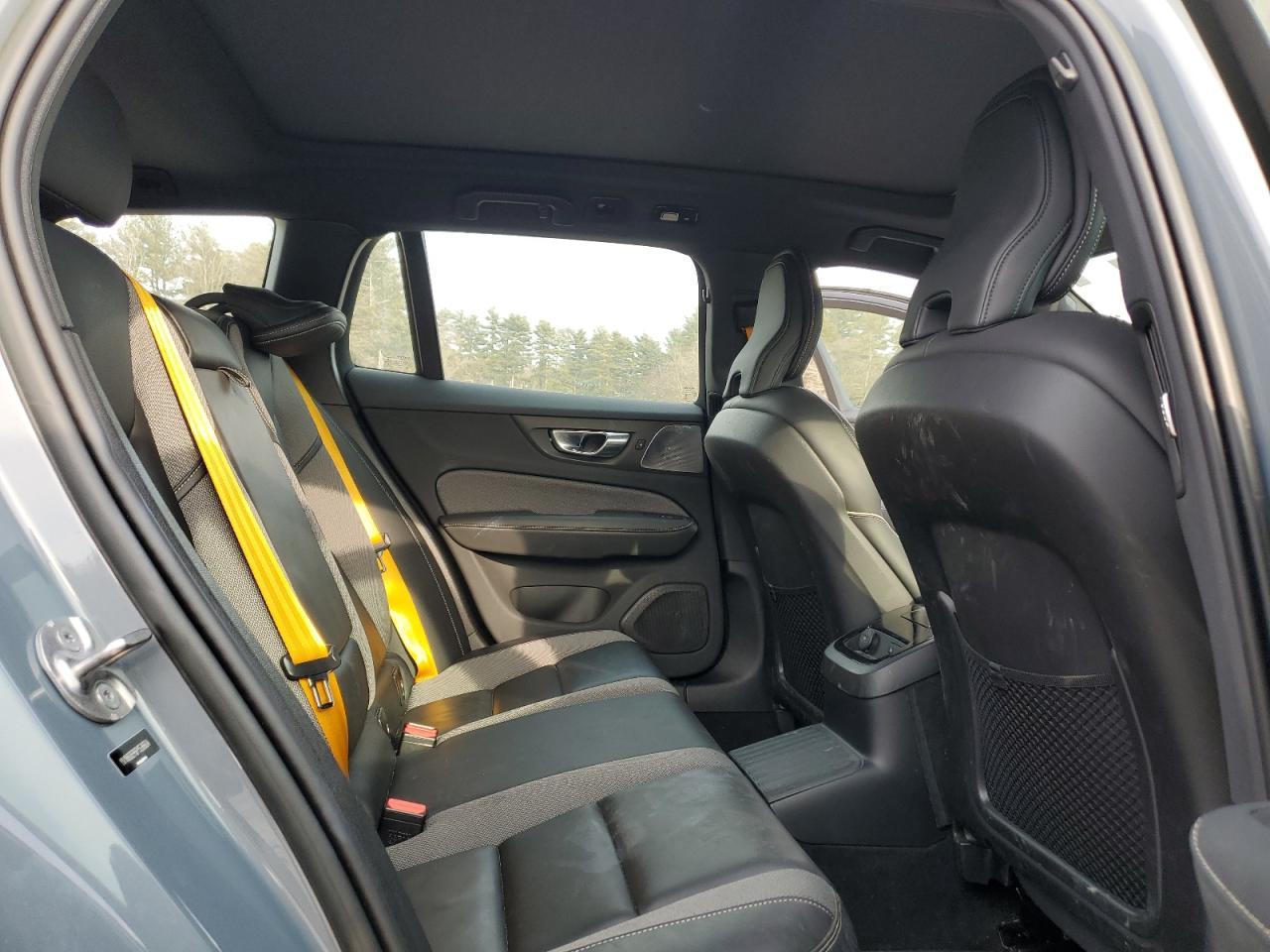 2023 VOLVO V60