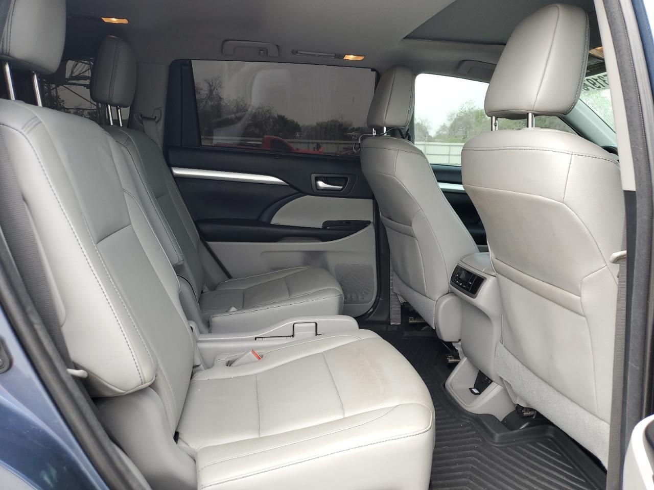 2018 TOYOTA HIGHLANDER