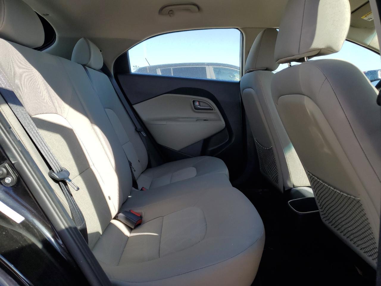 2015 KIA RIO