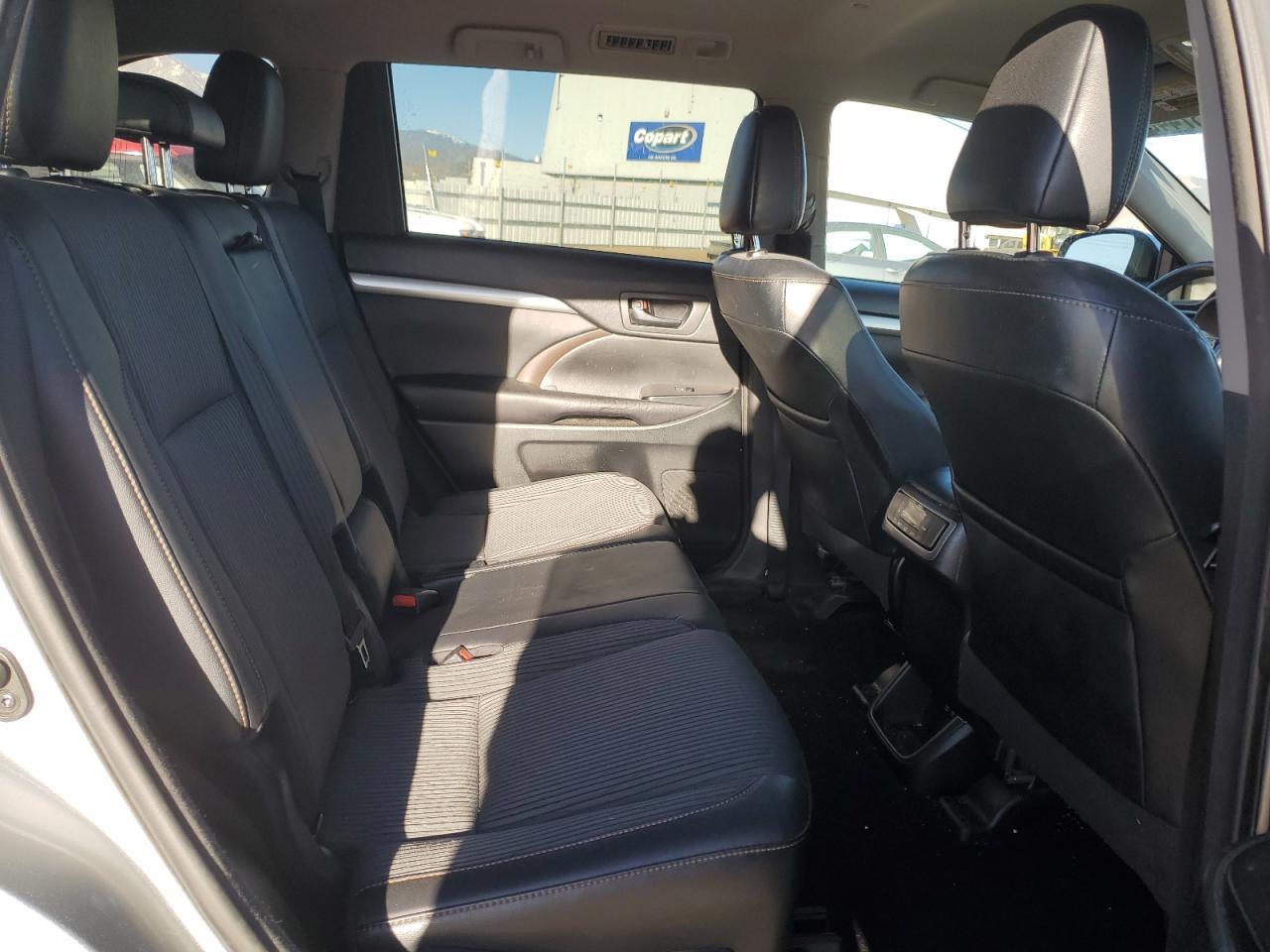 2017 TOYOTA HIGHLANDER