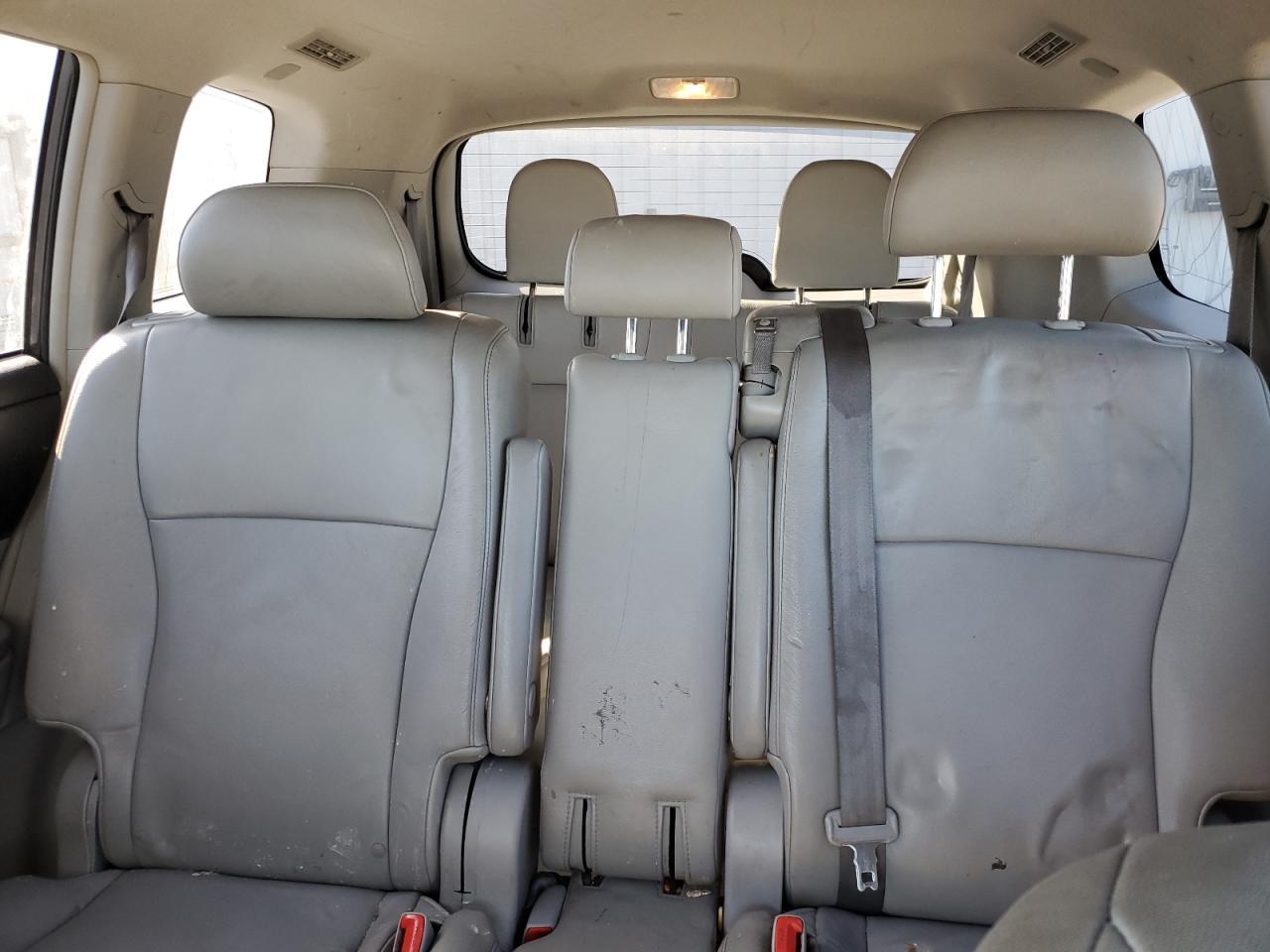 2010 TOYOTA HIGHLANDER