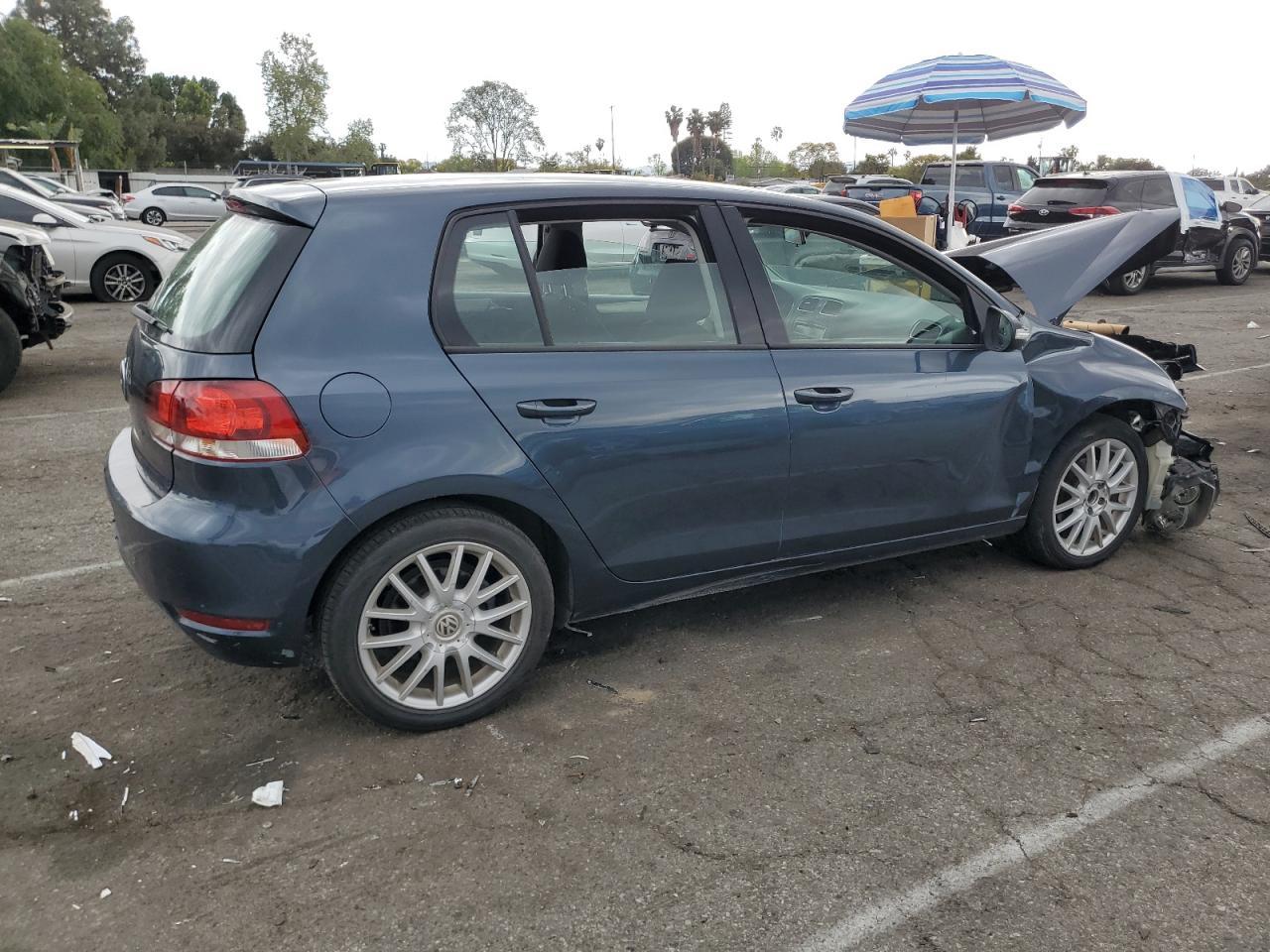 2013 VOLKSWAGEN GOLF