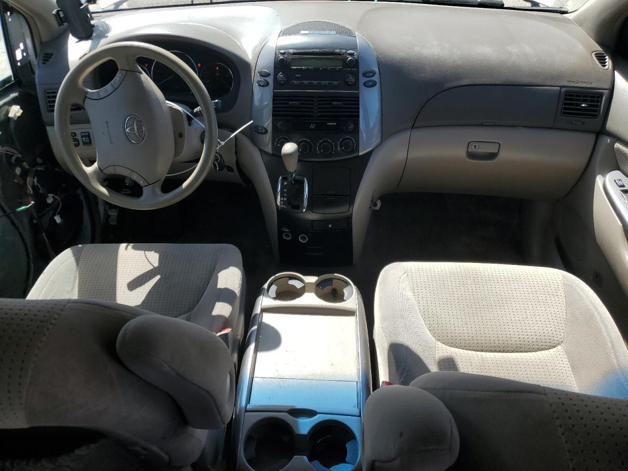 2010 TOYOTA SIENNA
