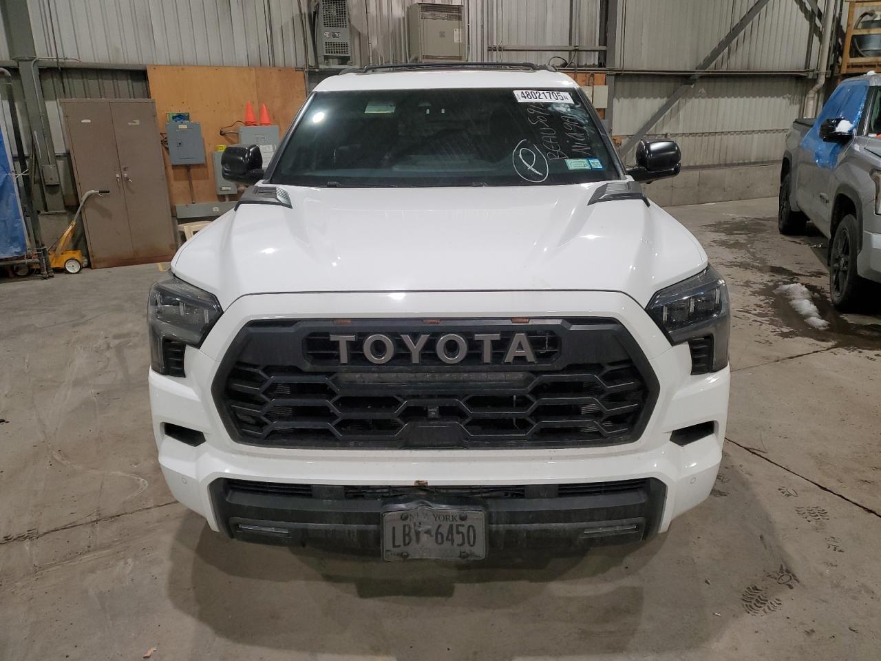 2024 TOYOTA Sequoia