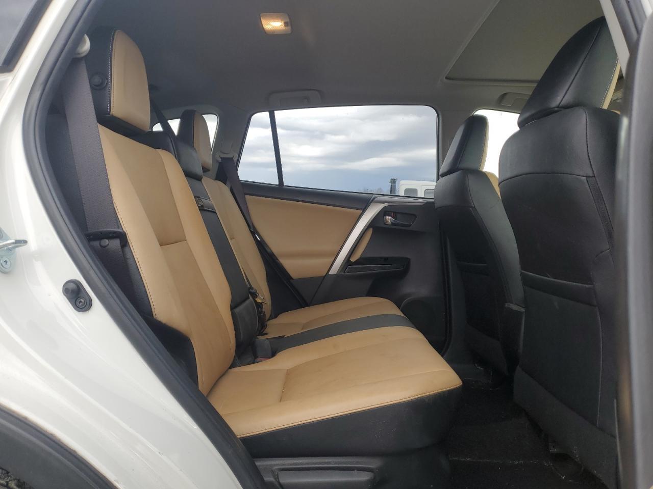 2016 TOYOTA RAV4