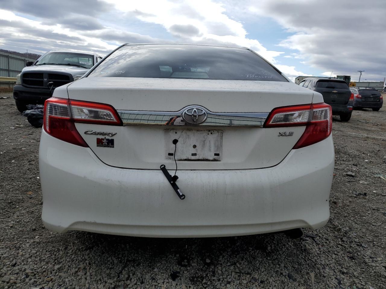 2014 TOYOTA CAMRY