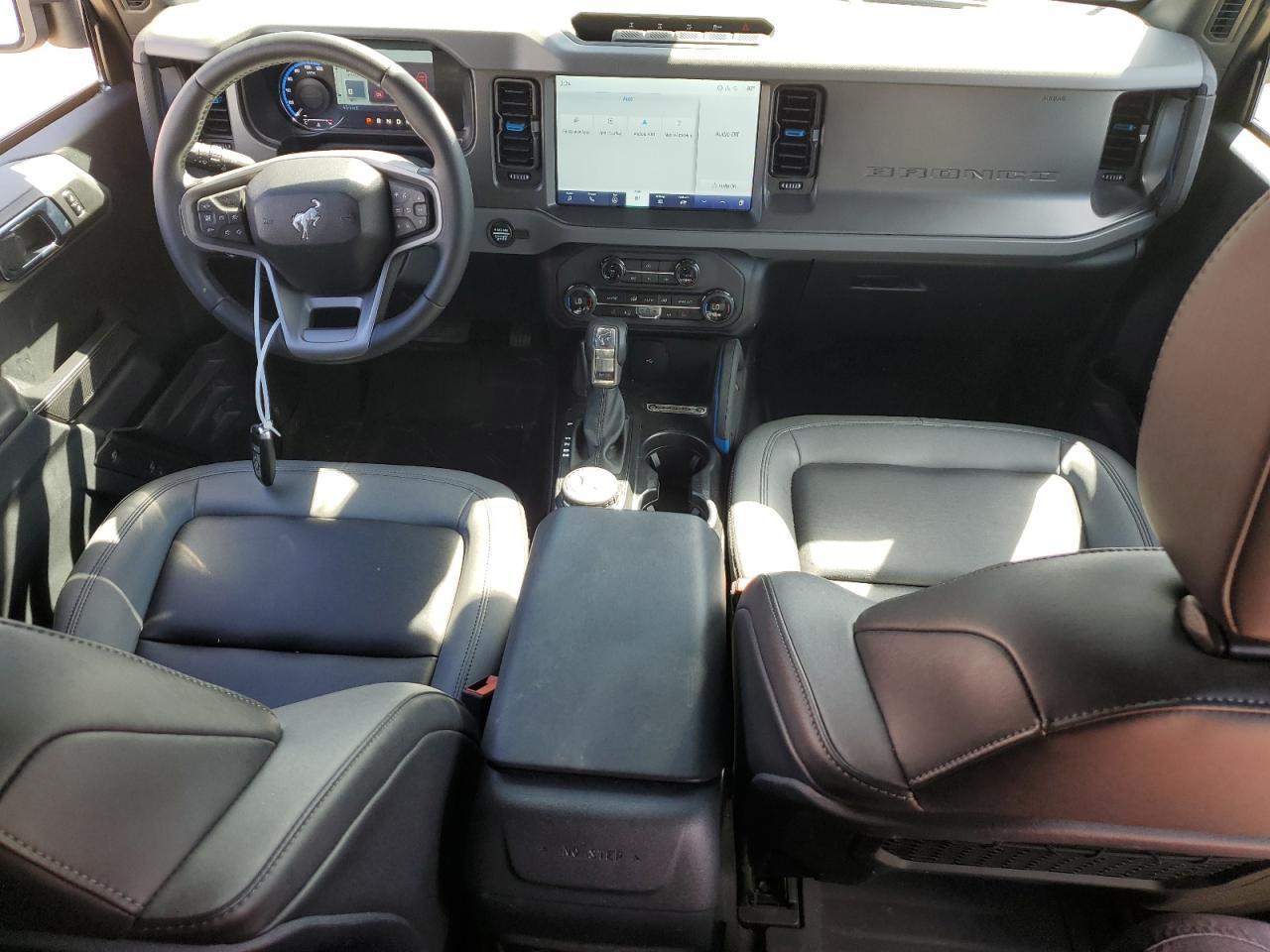 2024 FORD Bronco