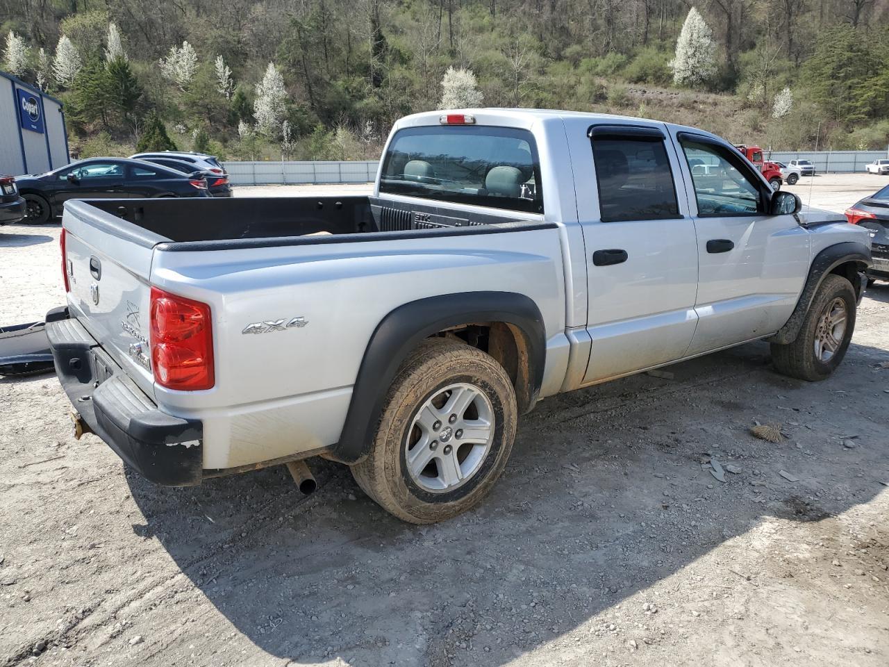 2011 DODGE Dakota