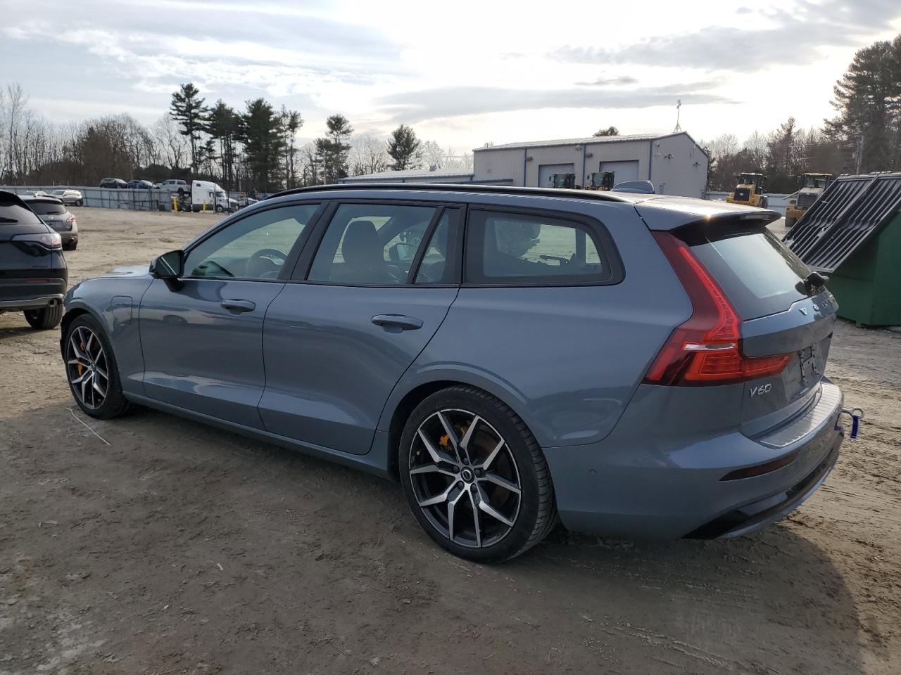 2023 VOLVO V60