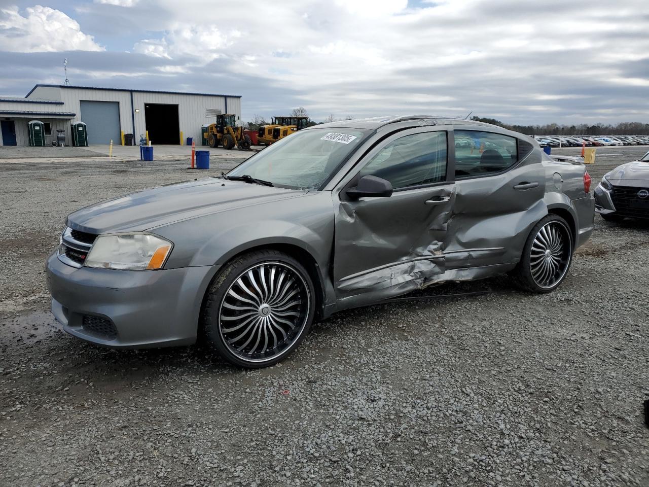 2013 DODGE Avenger