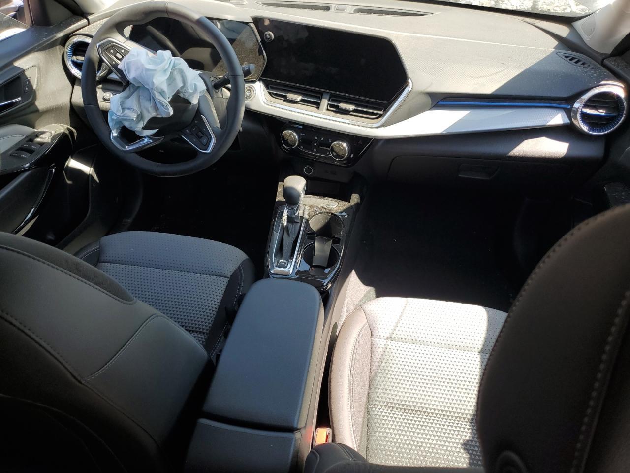 2025 CHEVROLET TRAX
